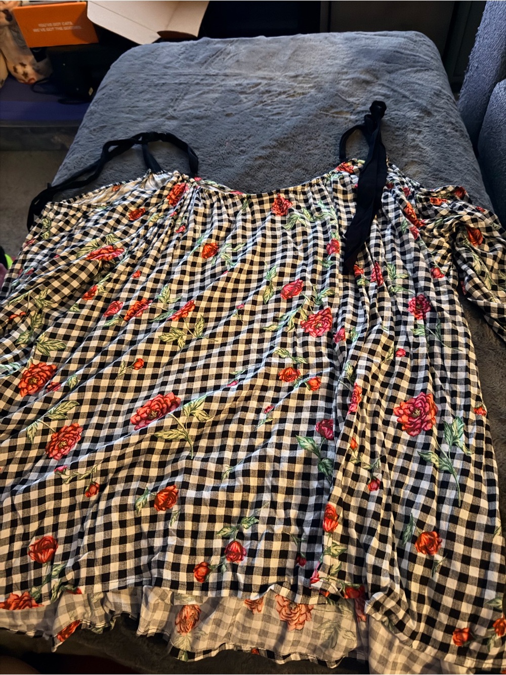 Torrid women’s top white and black checkered with red roses